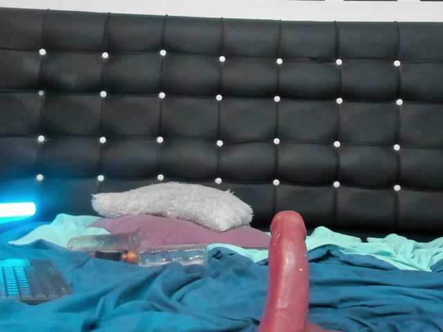  Sara-Graham chat room