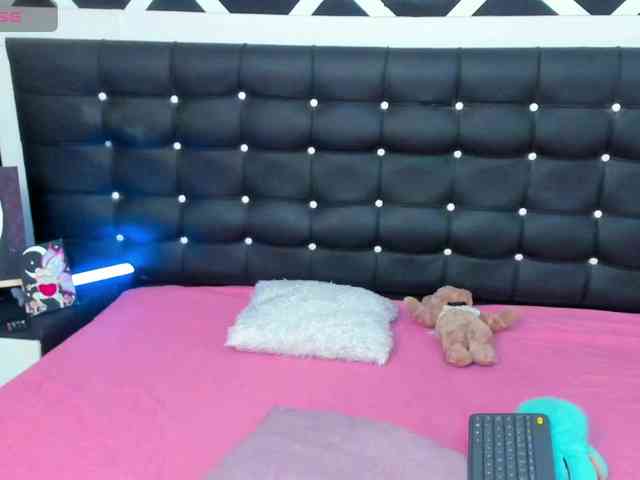 Sara-Graham webcam