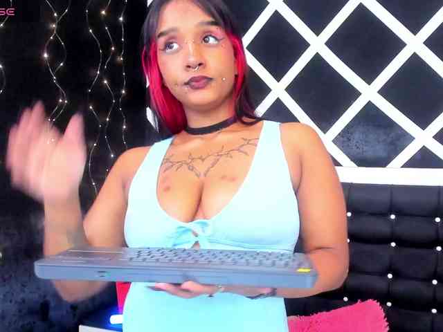 Sara-Graham webcam