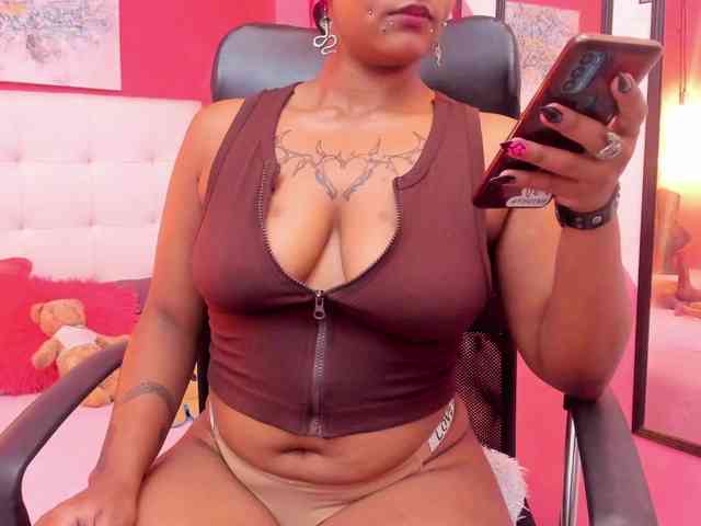 Sara-Graham webcam