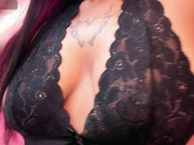 Sara-Graham webcam