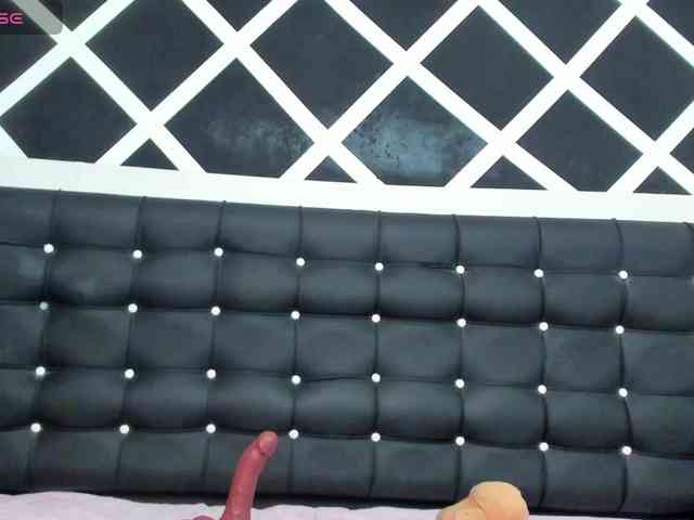 Sara-Graham webcam
