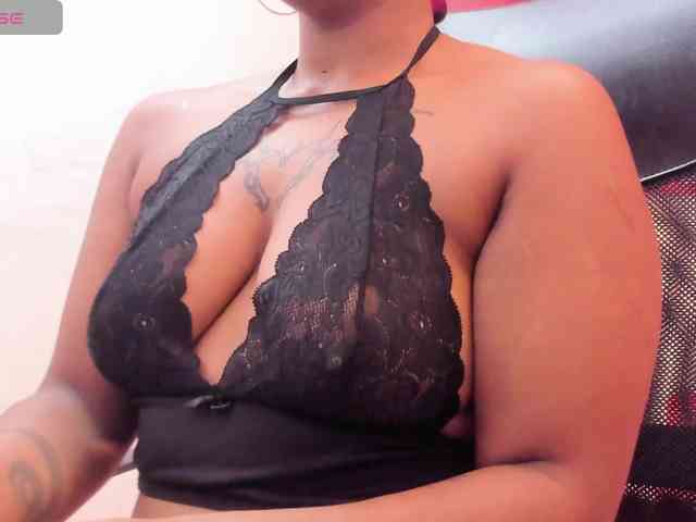 Sara-Graham webcam