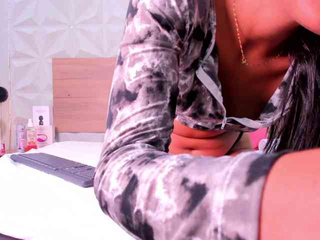 NatashaJurado webcam