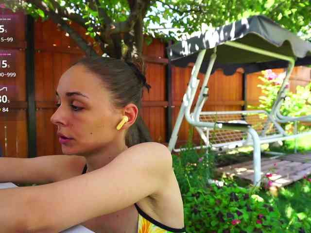 Miss-Bia webcam