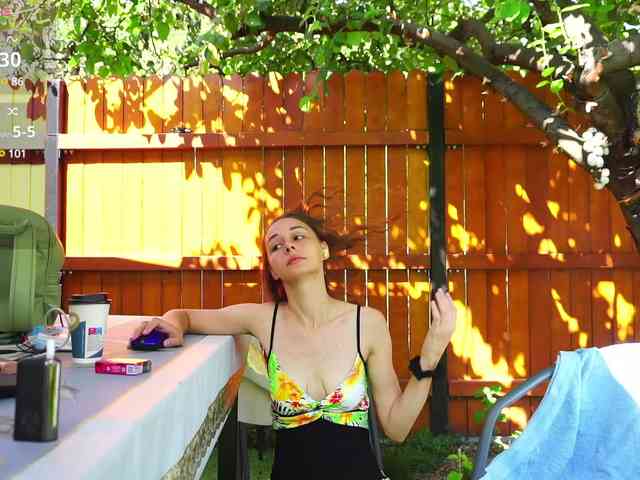 Miss-Bia webcam