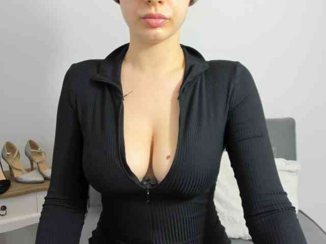 adult sex webcam CarliSecret