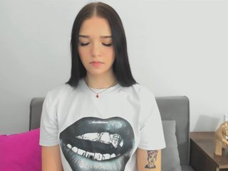 AvaPretty Porn Show