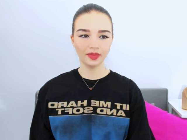 AvaPretty from BongaCams