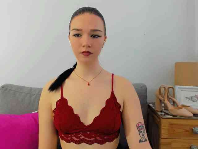 AvaPretty webcam