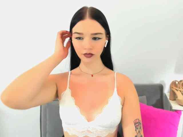 AvaPretty webcam