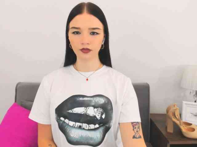 AvaPretty webcam