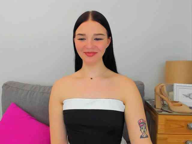 AvaPretty webcam
