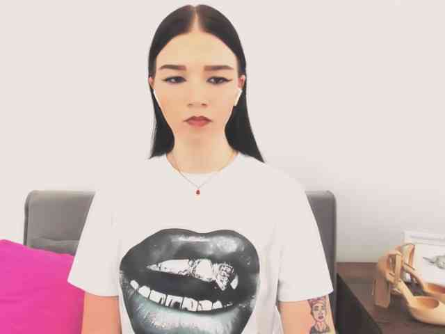 AvaPretty webcam