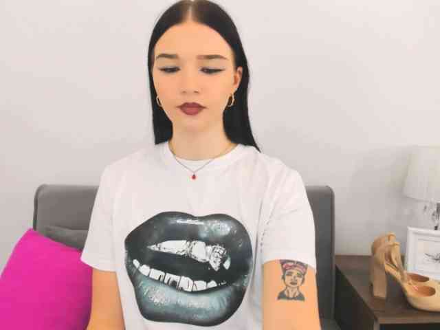 AvaPretty webcam