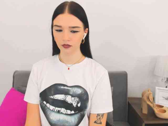 AvaPretty webcam