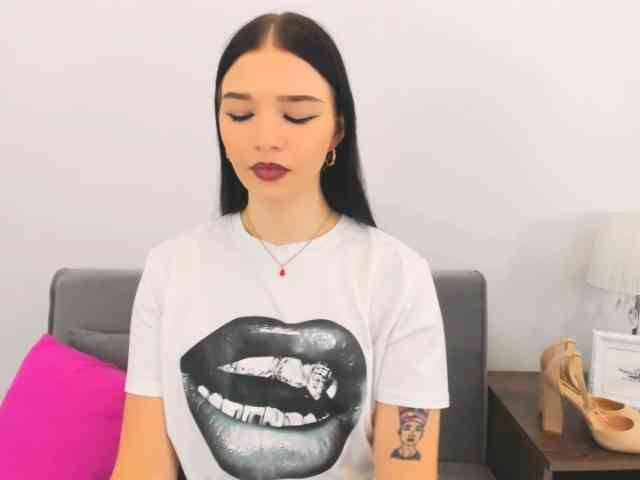 AvaPretty webcam