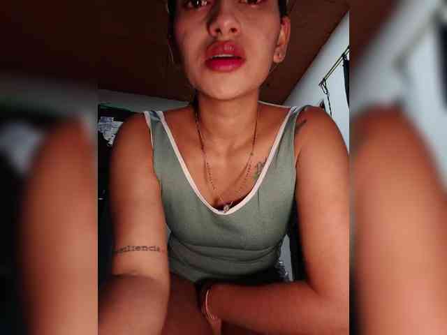 annie-19 webcam