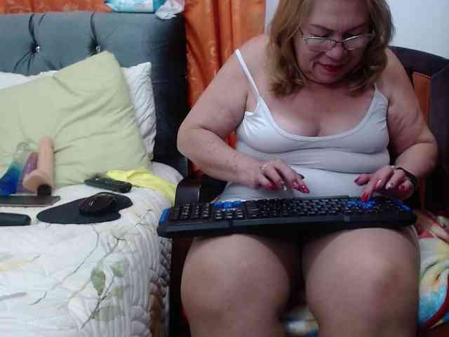 ViviannaJhonson webcam