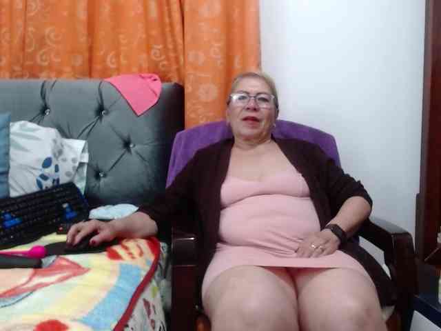 ViviannaJhonson webcam
