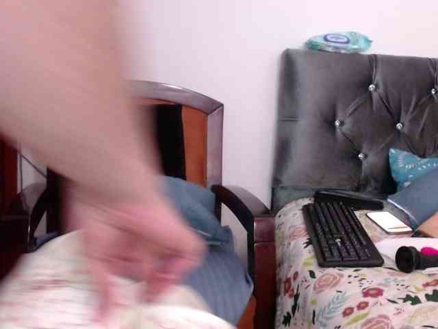 ViviannaJhonson webcam