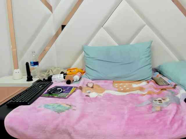 ViviannaJhonson webcam