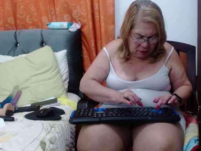 ViviannaJhonson webcam