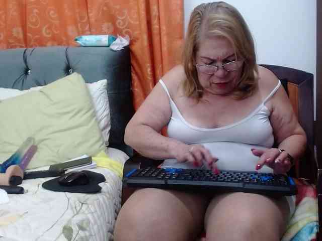 ViviannaJhonson webcam