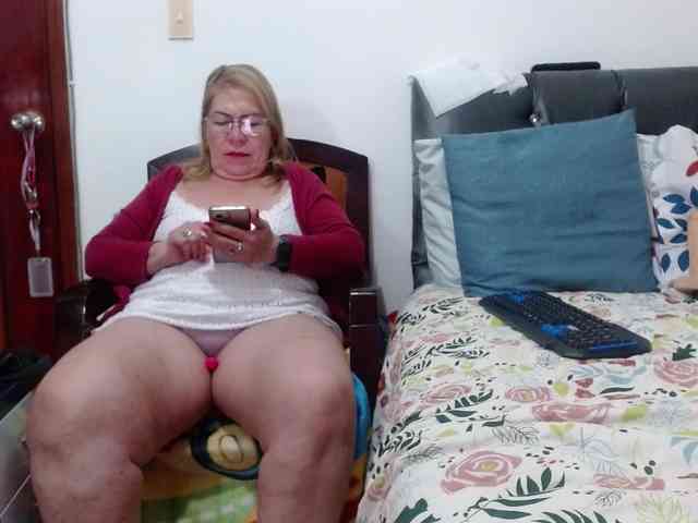 ViviannaJhonson webcam