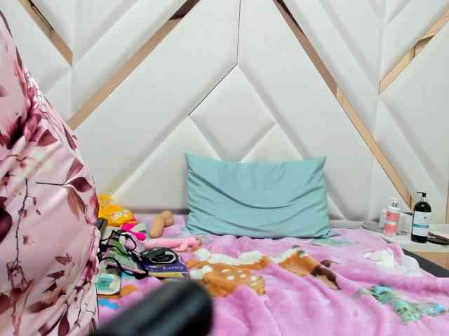 ViviannaJhonson webcam