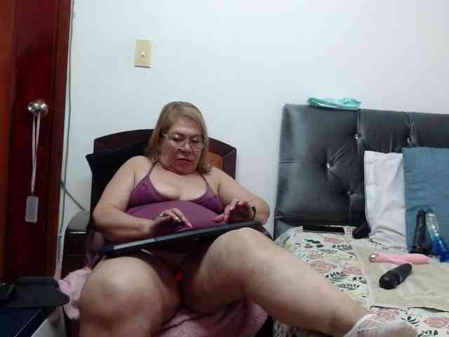 ViviannaJhonson webcam