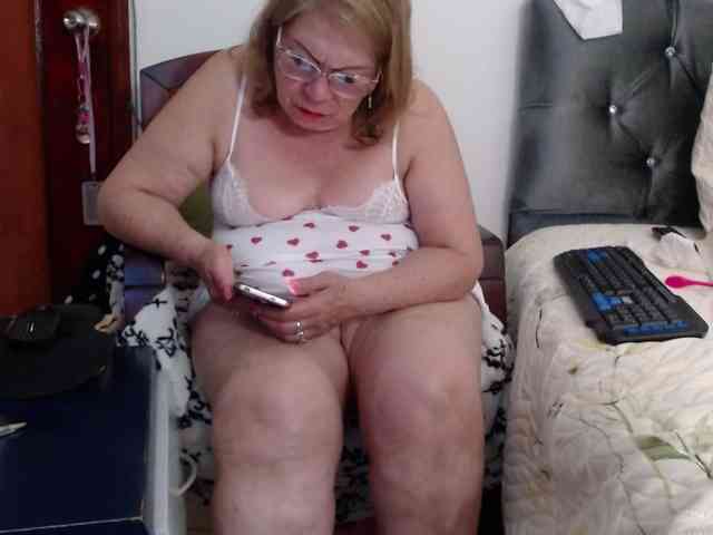 ViviannaJhonson webcam