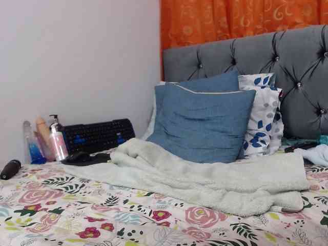 ViviannaJhonson webcam