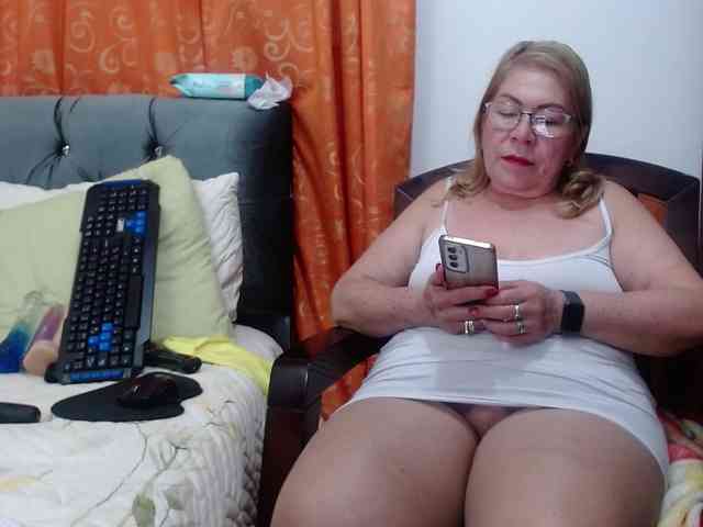 ViviannaJhonson webcam