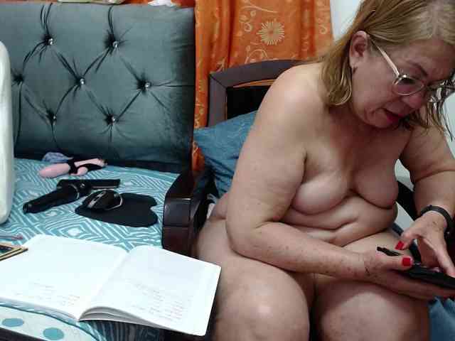 ViviannaJhonson webcam