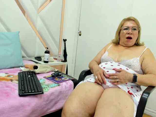 ViviannaJhonson webcam