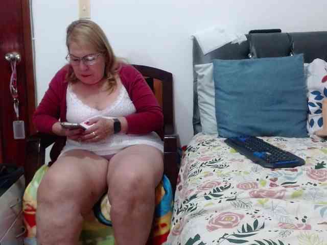 ViviannaJhonson webcam