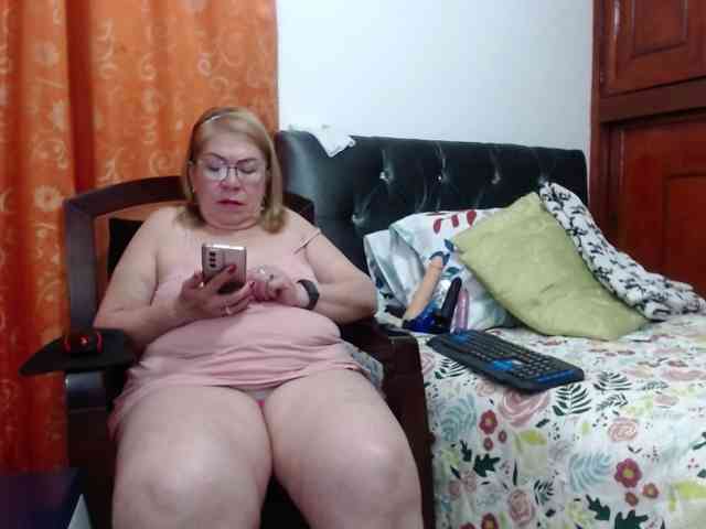 ViviannaJhonson webcam