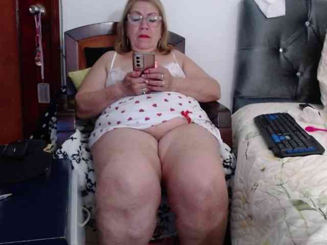 ViviannaJhonson webcam