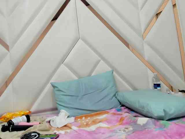 ViviannaJhonson webcam