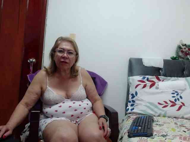 ViviannaJhonson webcam