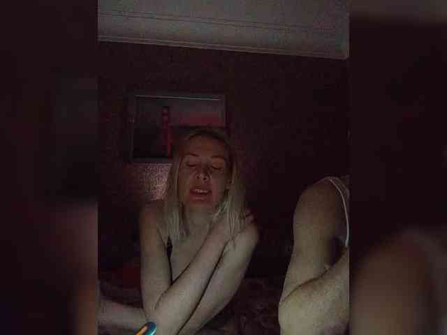 Andre-Blondinochka webcam