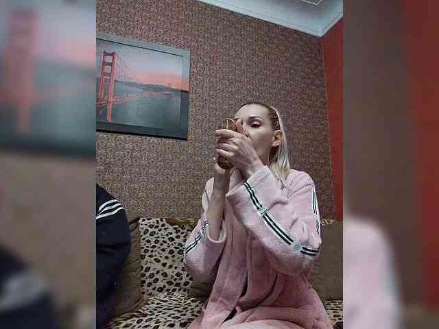 Andre-Blondinochka webcam