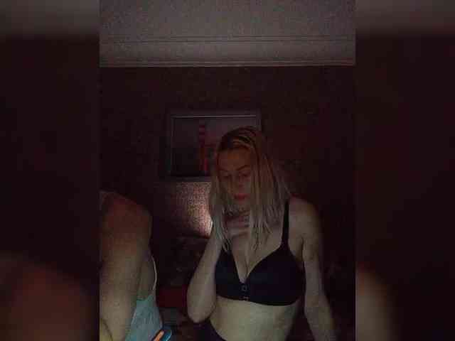 Andre-Blondinochka webcam