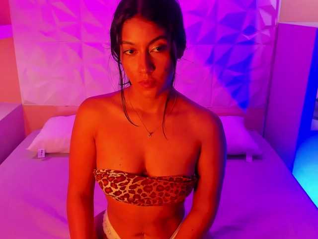 LiizJones webcam bongacams model stream image