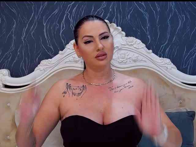 LaurenSaint1 webcam