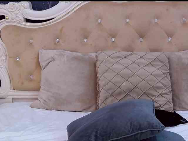 LaurenSaint1 webcam