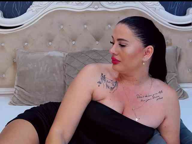 LaurenSaint1 webcam