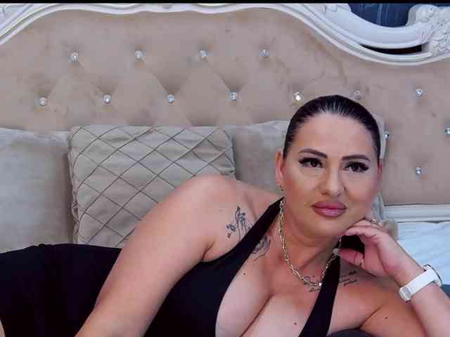 LaurenSaint1 webcam