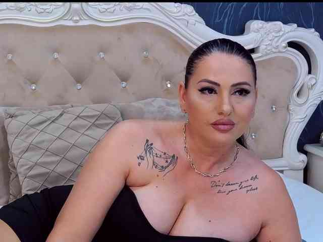 LaurenSaint1 webcam
